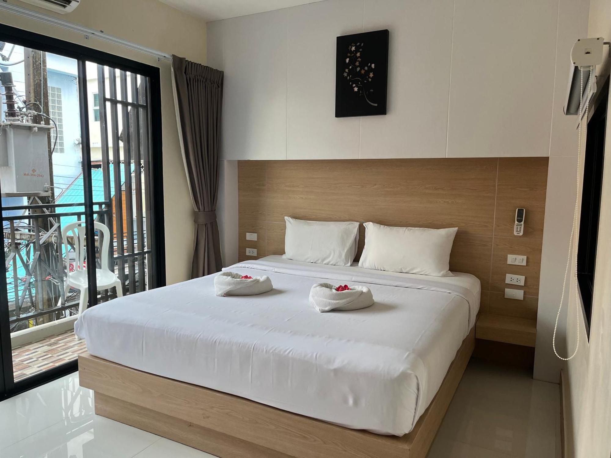 I Am O'Tel Patong Hotel Exterior photo